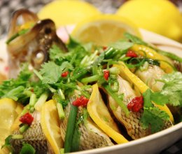 柠香开屏鲈鱼的做法