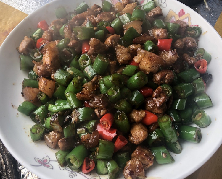线辣子炒肉的做法