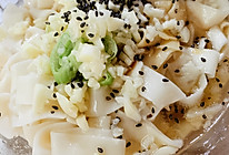 免辣版油泼面 （夏季必备 自制面条的做法