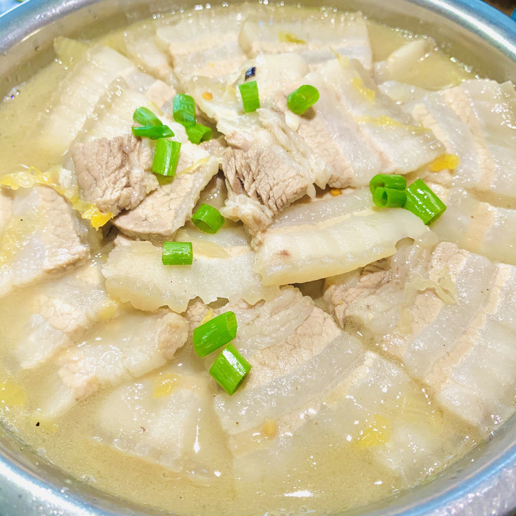 酸菜汆白肉的做法