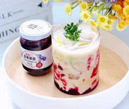 #丘比小能手料理课堂#蓝莓果酱冰拿铁的做法