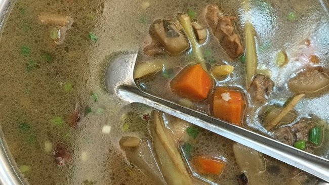 酸萝卜鸭的做法