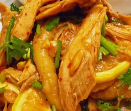 柠檬手撕鸡腿肉的做法