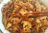 平菇炒鸡蛋的做法