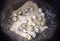 盐焗鹌鹑蛋的做法
