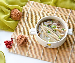 比西贝蘑菇莜面鱼鱼还好吃的：菌王鸡汤莜面鱼鱼的做法