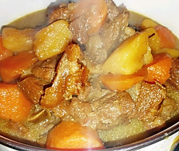 增肌营养餐: 土豆胡萝卜炖牛腩的做法
