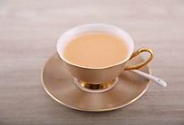 在家5分钟轻松自制焦糖奶茶的做法