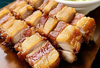 姐妹们快来试试这个脆皮五花肉！！外酥里嫩，鲜嫩多汁，香而不腻的做法