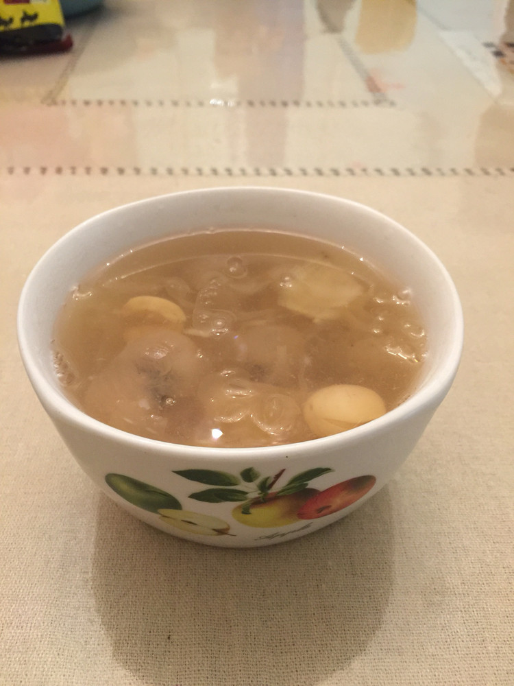 银耳百合桂圆莲子羹的做法