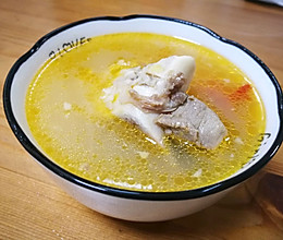 西红柿骨筒汤的做法