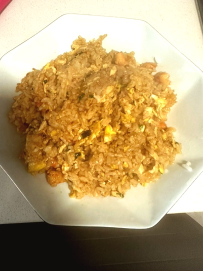 酱油虾仁鸡蛋炒饭的做法