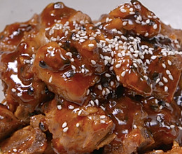 【百香果烧排骨】糖醋味排骨，头一回见人这样烧！的做法