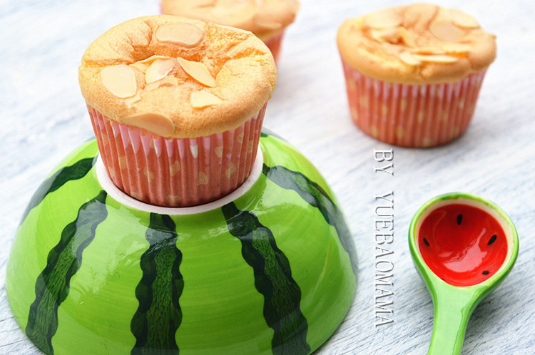 扁桃仁戚风纸杯蛋糕的做法