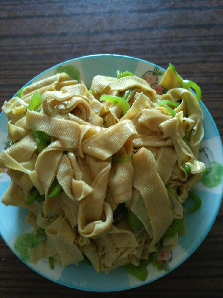 尖椒豆腐皮的做法