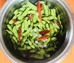 夏日冰镇卤毛豆的做法