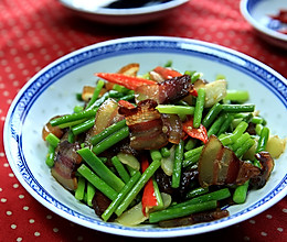腊肉炒蒜苔的做法