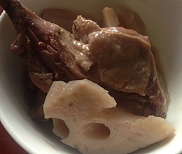 腊鸭焖莲藕的做法