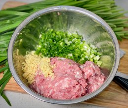 人见人爱 韭菜鸡蛋虾仁三鲜饺子馅的做法