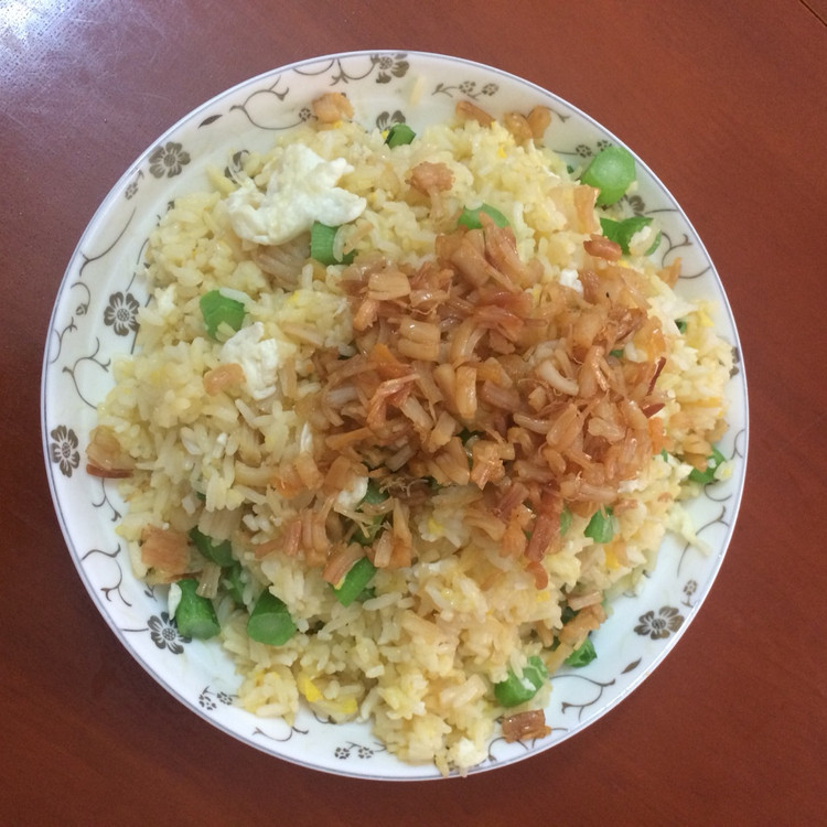 瑶柱蛋白金银炒饭的做法
