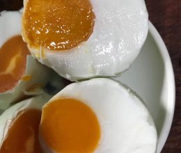 #我们约饭吧#腌制富到流油的咸鸭蛋的做法