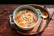 银鱼菌菇蛋花汤的做法