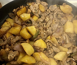 羊肉炒土豆洋葱的做法