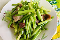 蒜台炒肉的做法
