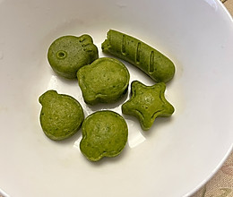 菠菜红枣鸡蛋蒸糕的做法