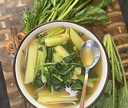 #时令蔬菜最养人#秋天的秋菠！菠菜土豆汤！的做法