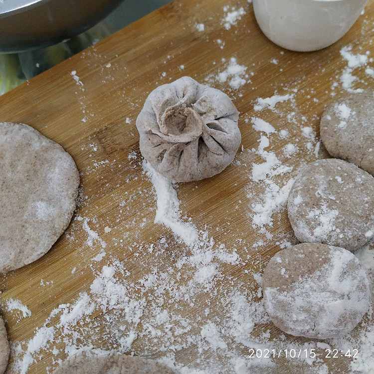 高粱面青菜包子-杂粮有益健康！的做法