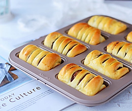 #2018年我学会的一道菜#面包豆沙卷的做法