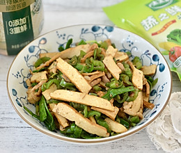 青椒香干炒肉丝的做法