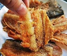 香酥的椒盐三文鱼骨的做法