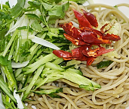 #餐桌上的春日限定#凉拌莜面条的做法