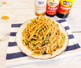 #味达美·名厨汁味正当夏#豆芽凉拌豆腐丝的做法