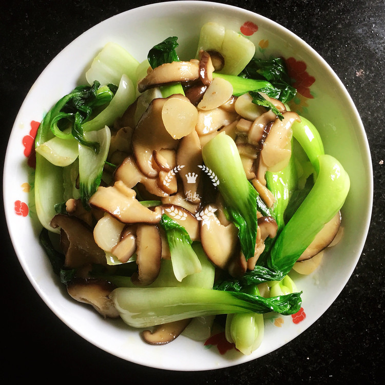 香菇炒上海青的做法