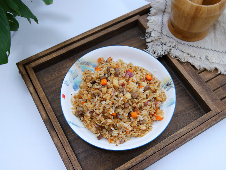 莲藕牛肉炒饭的做法