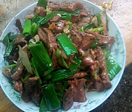 爆炒大蒜猪肝瘦肉的做法