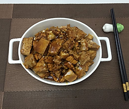 荔浦芋头红烧鸡肉煲的做法