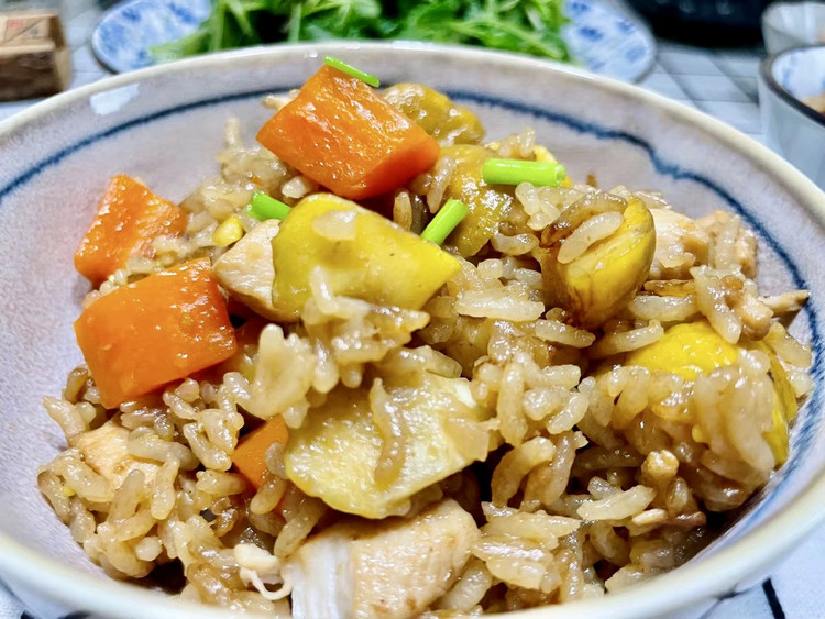 无敌好吃的板栗鸡肉饭的做法