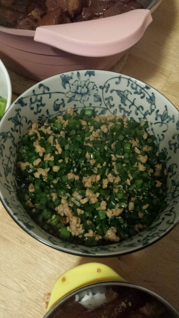 苍蝇头（韭菜花炒肉沫）的做法