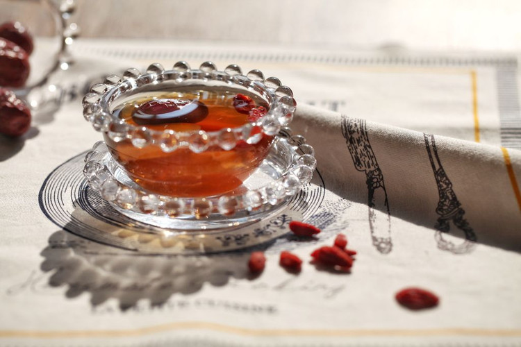 红枣生姜红糖水的做法