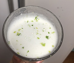 芹菜汁奶昔的做法