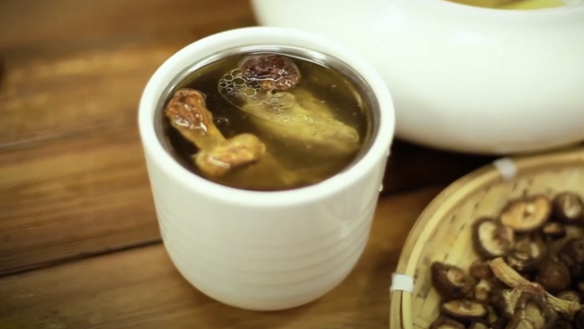 美味营养又简单的松茸鸡汤的做法