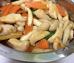鸡肉炒海鲜菇的做法