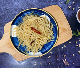 #巨下饭的家常菜#酸辣土豆丝，快手下饭菜的做法