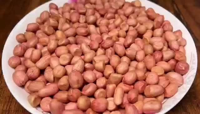蒜香花生的做法