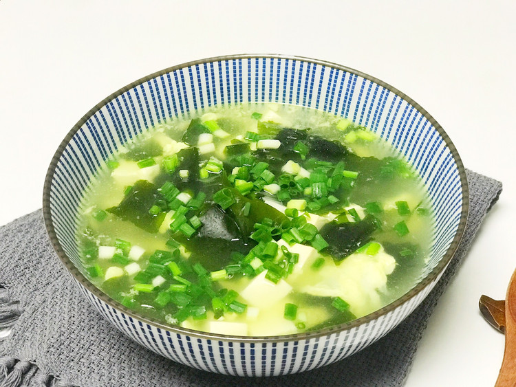 这菜钙含量是牛奶的10倍，做汤给孩子喝，长个子还促进智力发育的做法