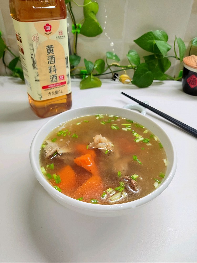 牛仔骨胡萝卜汤的做法